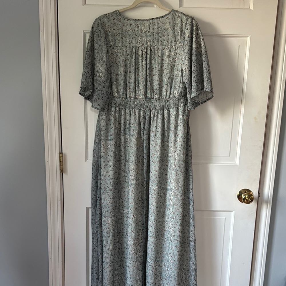 Bohme Floral Maxi Dress in Light Blue/Green With Lining - Picture 5 of 13